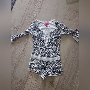 VS Victoria’s Secret Leopard Print Pajama Romper Henley Sleepwear SZ S/P